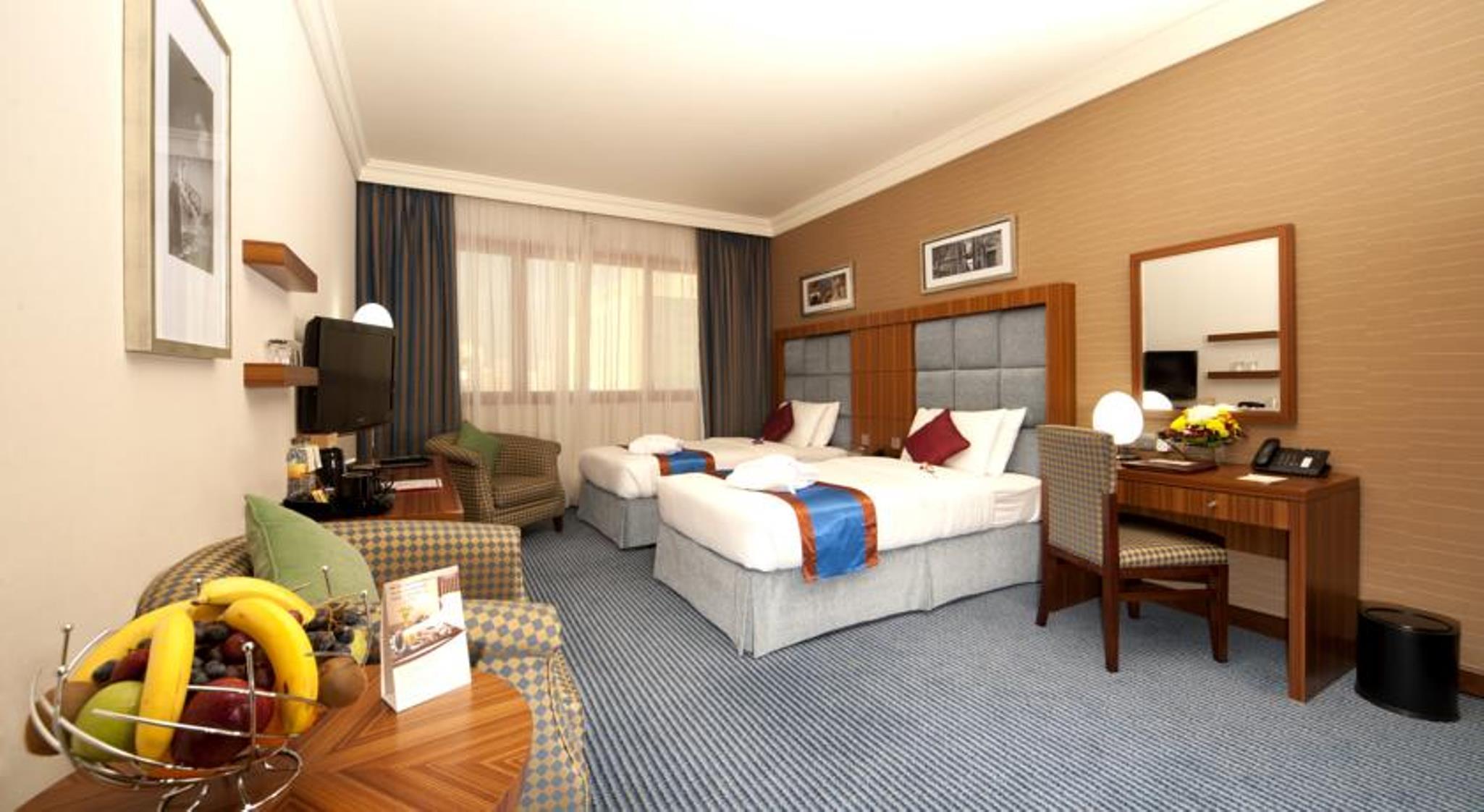 City Seasons Al Hamra Hotel Abu Dhabi Exterior foto