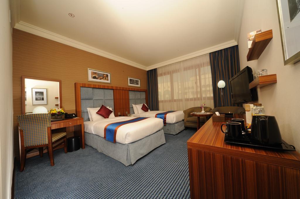 City Seasons Al Hamra Hotel Abu Dhabi Exterior foto