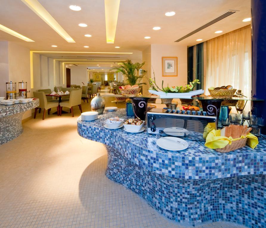 City Seasons Al Hamra Hotel Abu Dhabi Exterior foto
