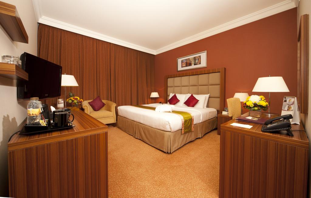 City Seasons Al Hamra Hotel Abu Dhabi Exterior foto